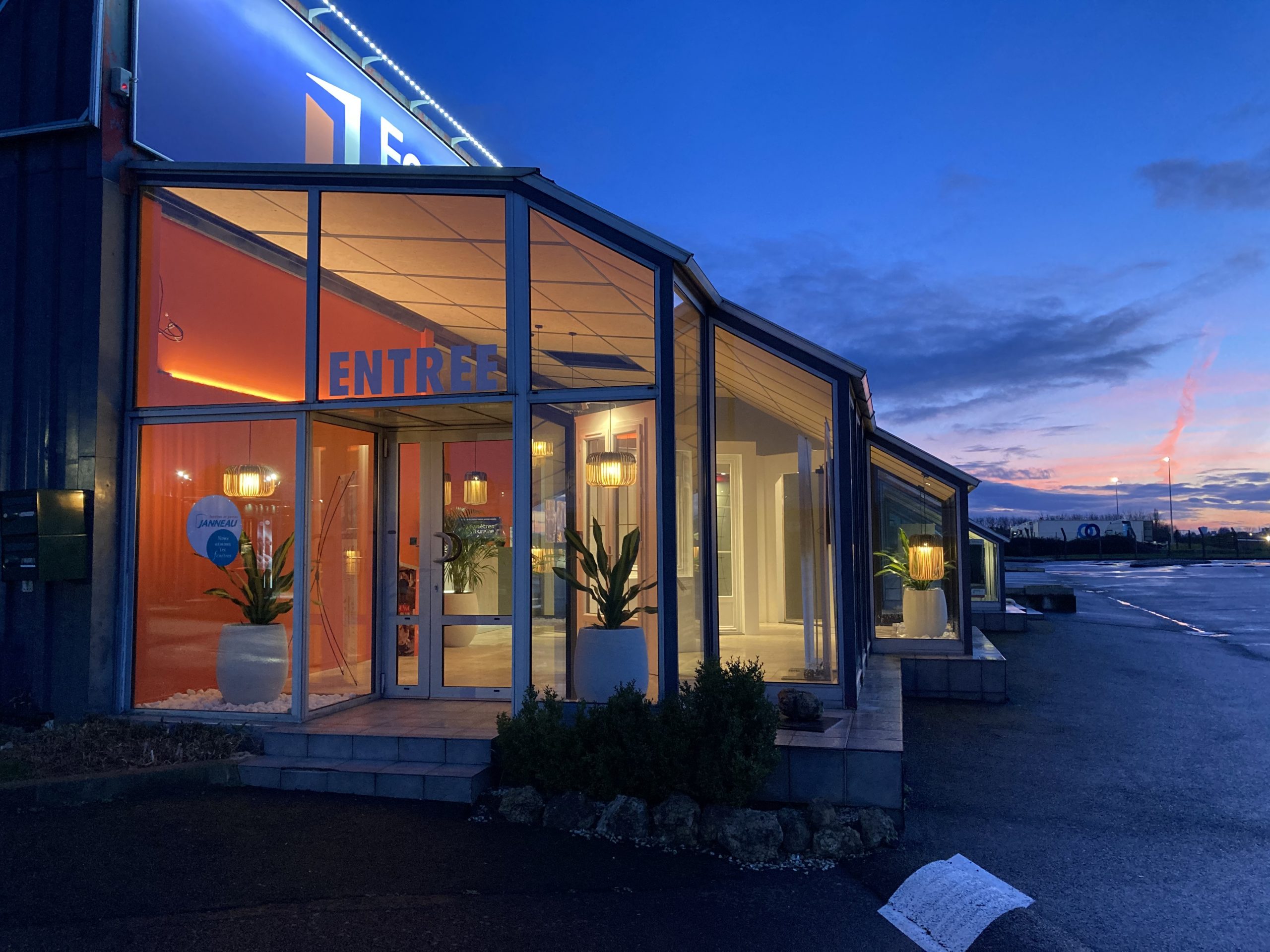 Agencement du show-room « Fenêtres de Touraine » – Parçay-Meslay (37)